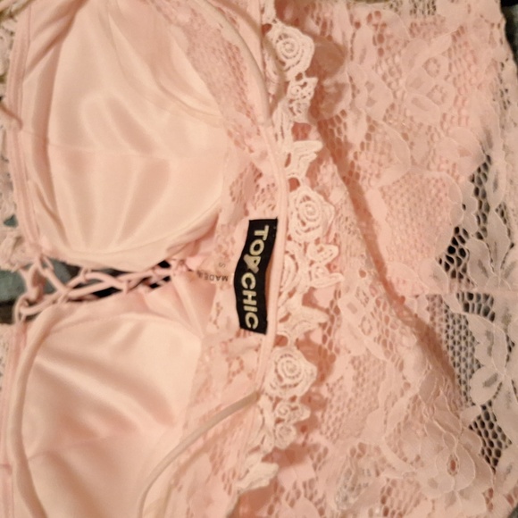 TOP CHIC Pink Lace Off/Shoulder Crop Top. NWOT Size Small - Picture 13 of 16